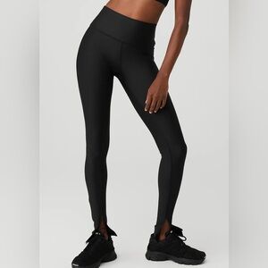 Alo Yoga high waist elongated leggings. Size Xs. NEW W/O tags. Black.
